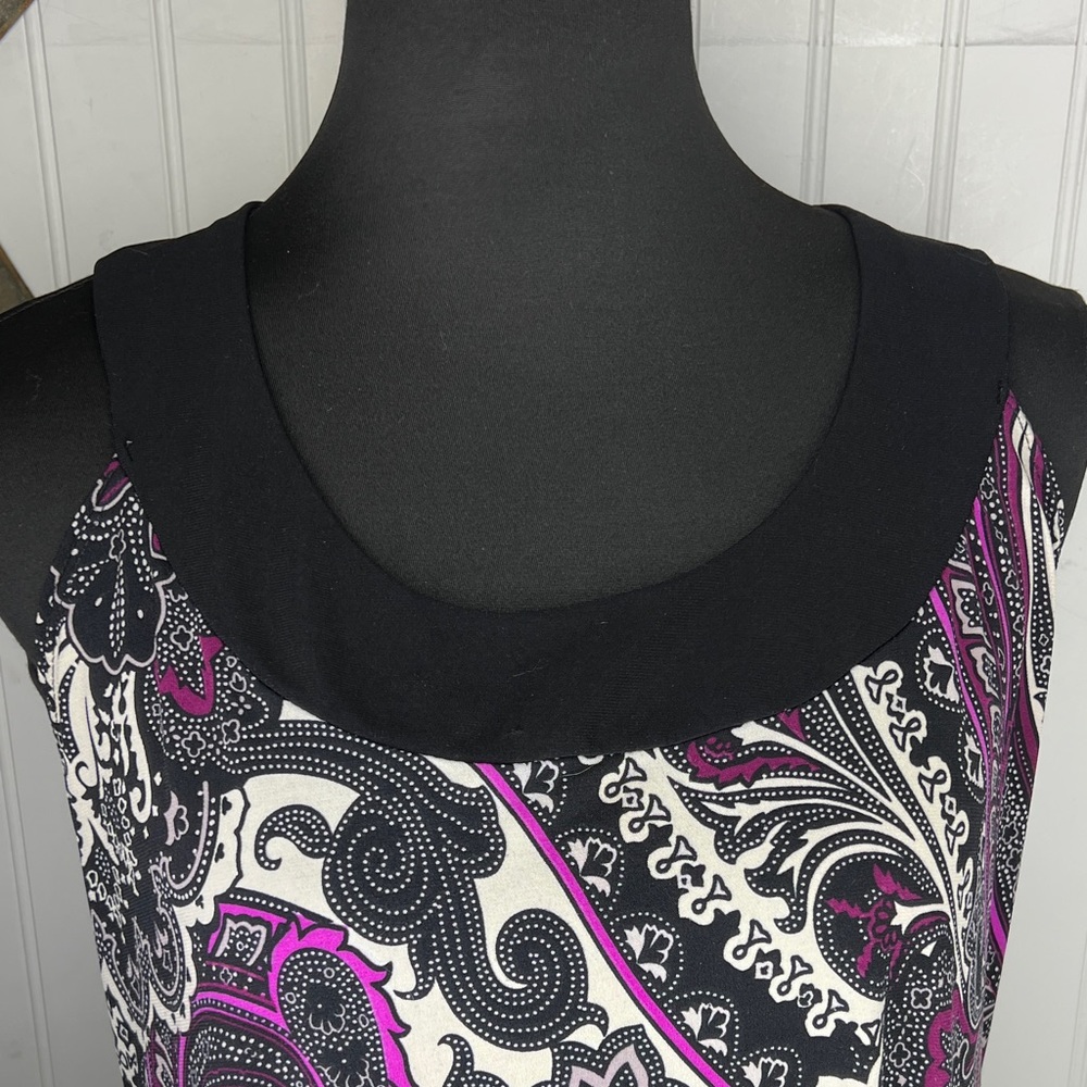 Elegant Paisley Mini Dress in Black, White, and Pink - Picture 5 of 11